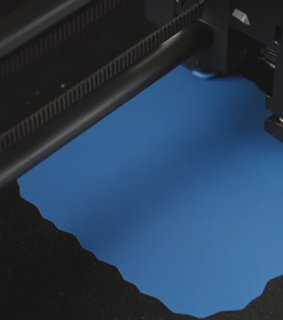 Objeto impresso em 3D com uma primeira camada perfeita.